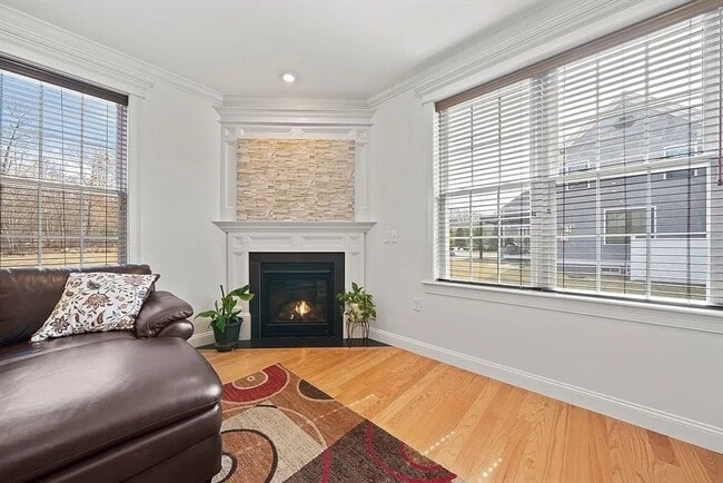 Building Photo - 172 Downing Dr