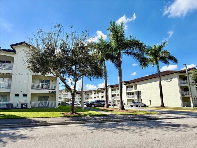 Primary Photo - 11201 NW 89th St