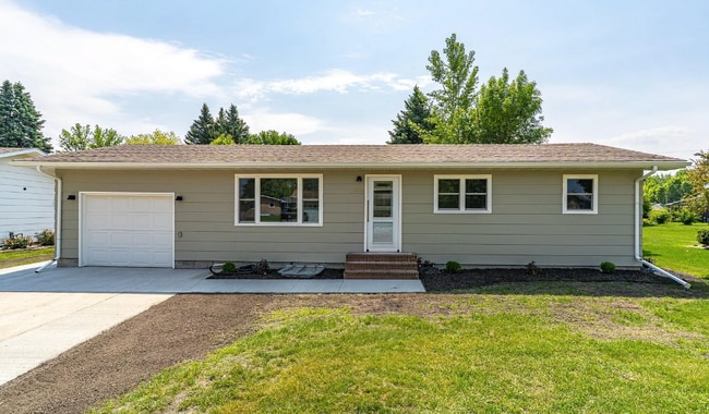 Building Photo - 2503 Crescent Dr