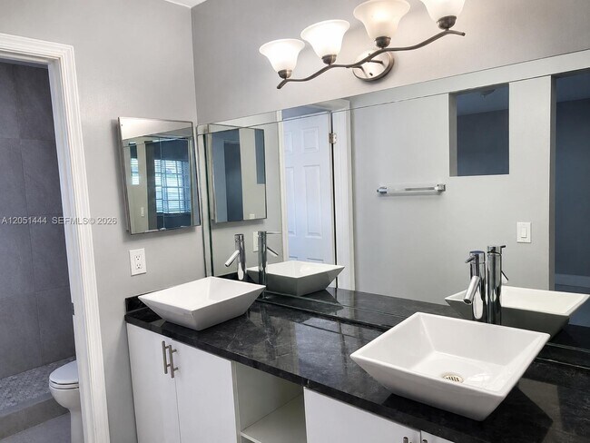 Building Photo - 6760 SW 156th Ct