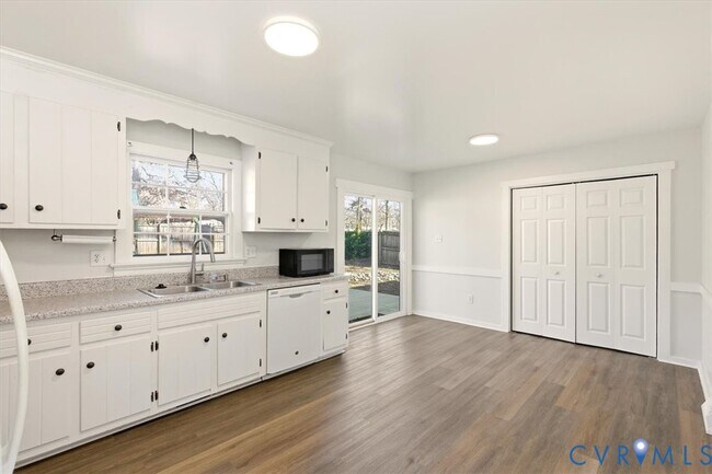 Building Photo - 115 Big Meadows Terrace