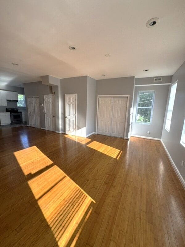 Building Photo - 2101 Chelsea Terrace