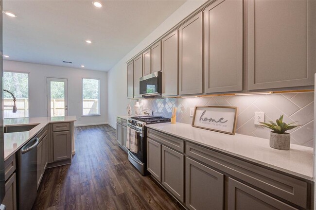 Building Photo - 609 Royal Arch Dr