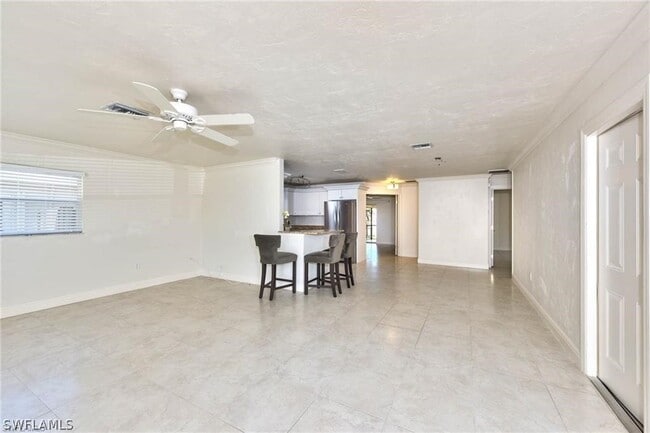 Building Photo - 671 98th Ave N