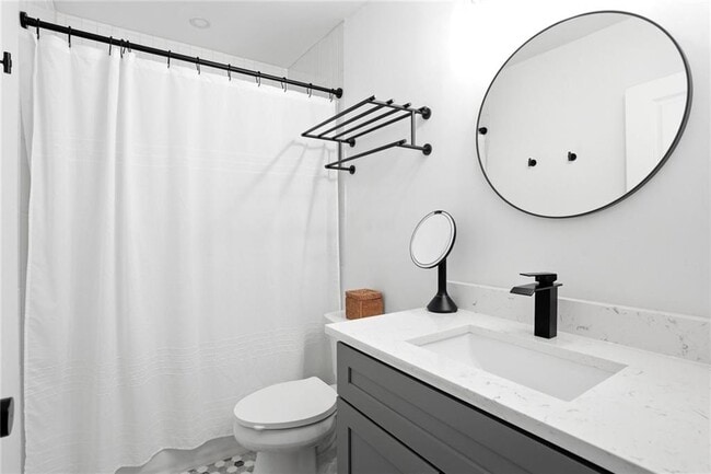 Building Photo - 496 Shannon Dr SW