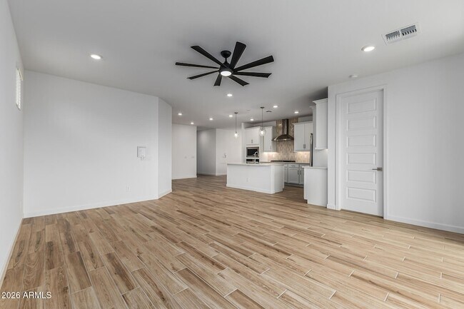 Building Photo - 6949 W Buckhorn Trail