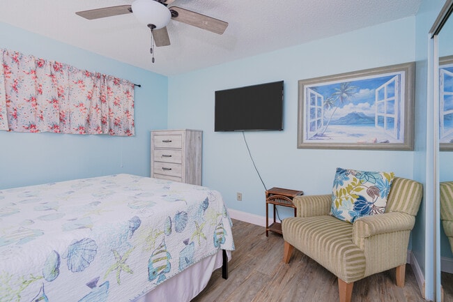 Building Photo - 4000 Gulf Terrace Dr