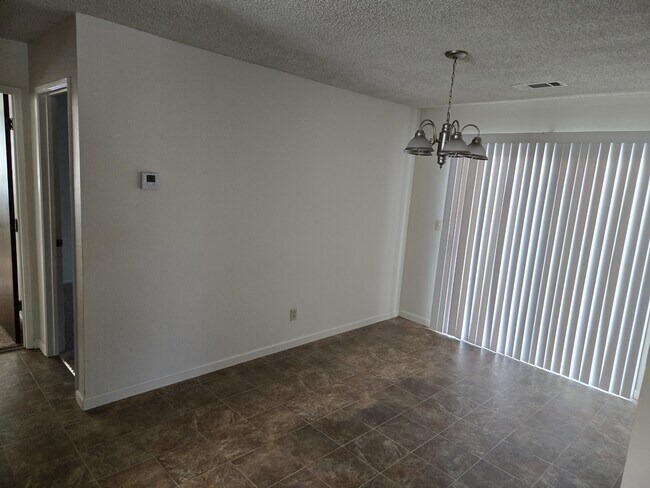 Dining Area - 613 Peartree Dr