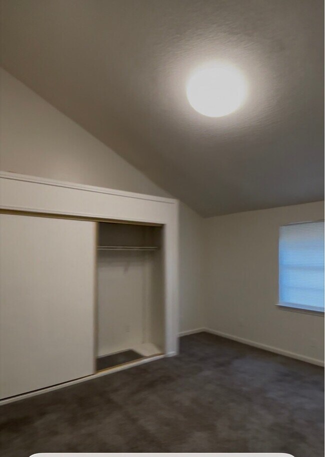 Building Photo - 5949 Tullis Dr