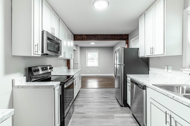 Building Photo - 345 S White Station Rd