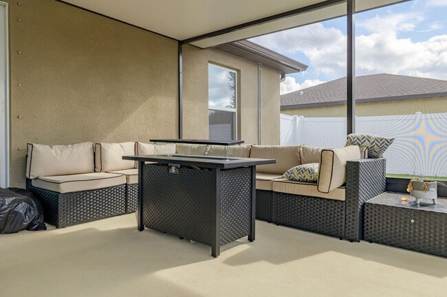 Building Photo - 2626 SW Monterrey Ln