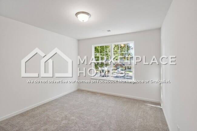 Building Photo - 3719 Oakwood Rd