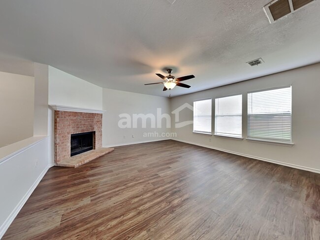 Building Photo - 2436 Sierra Dr