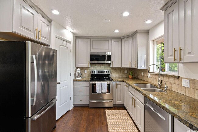 Building Photo - 500 W 1640 S