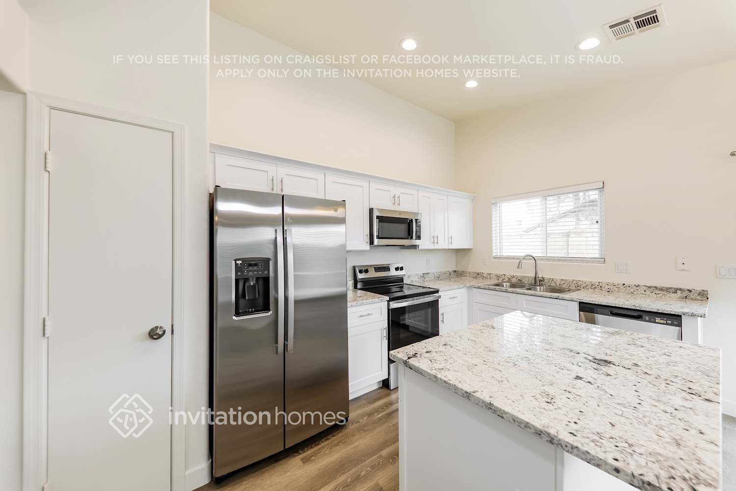 Building Photo - 3010 W Matthew Dr