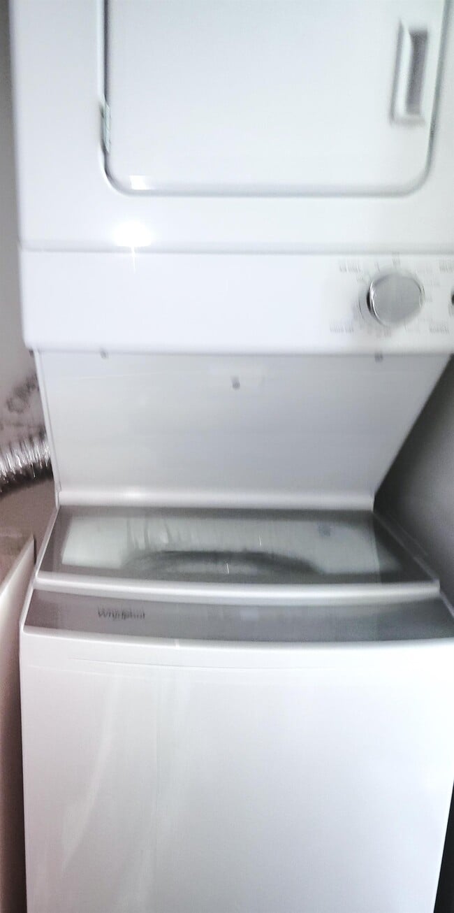 Building Photo - 209 E Main St