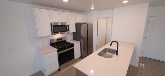 Building Photo - 4335 N 325 E