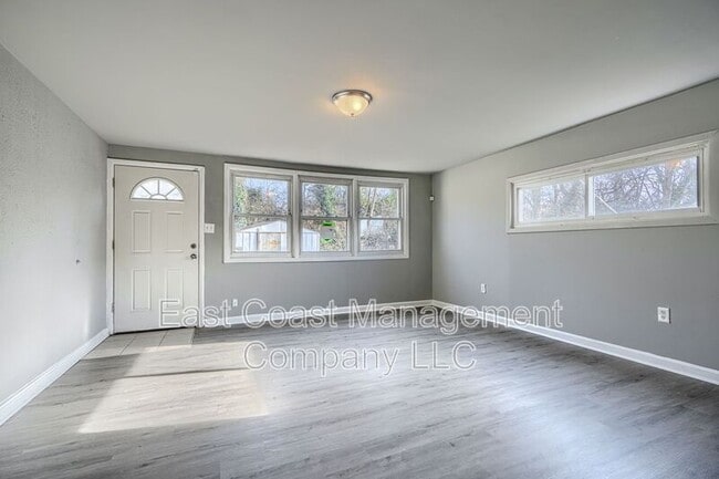 Building Photo - 3241 Bero Rd