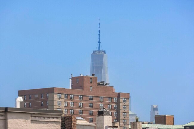 Building Photo - 131 Clinton St