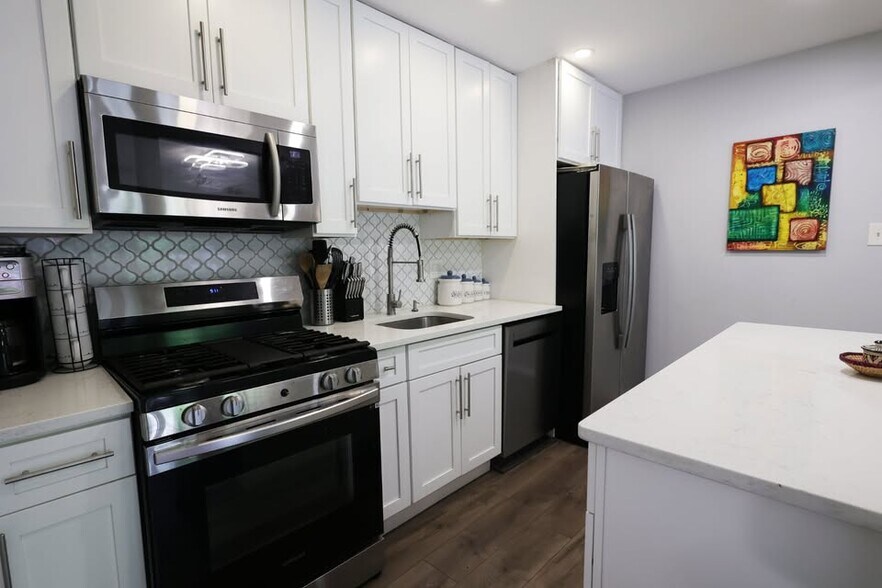 Building Photo - 2912 Kings Chapel Rd