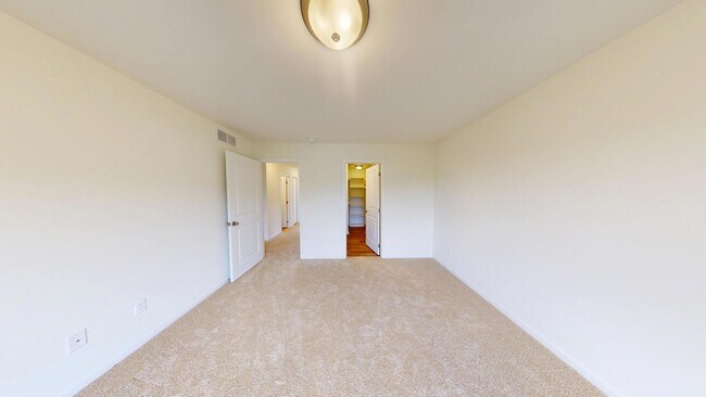 Building Photo - 5391 Swan Dr