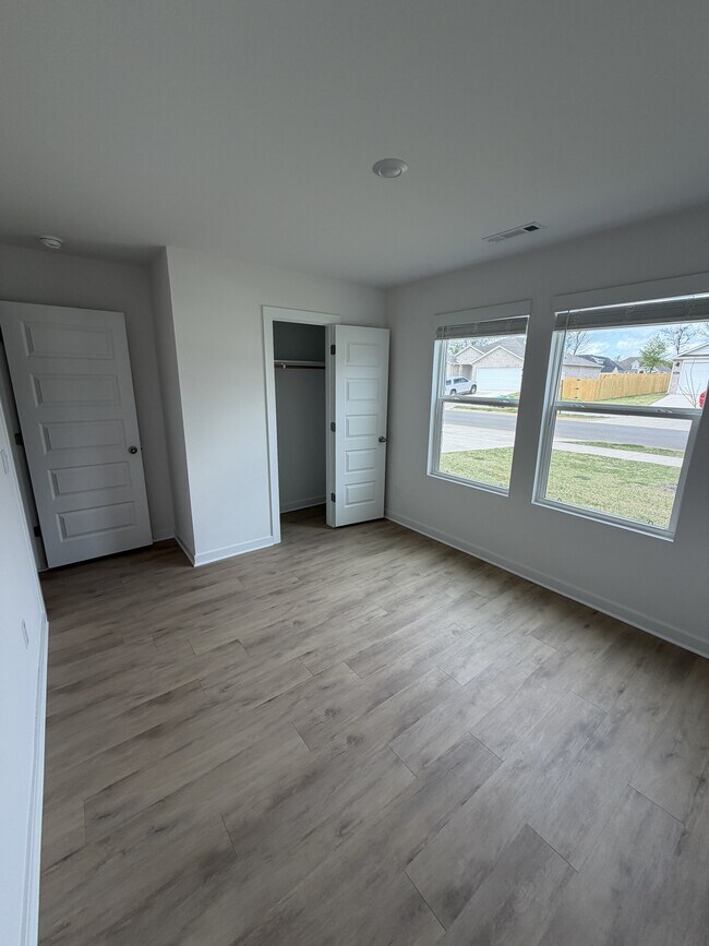 Building Photo - 562 Arizona St