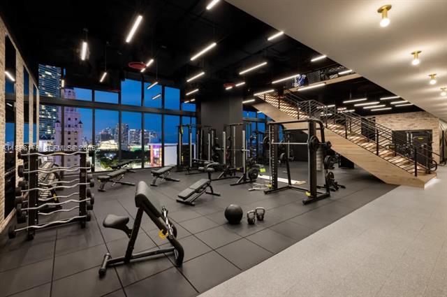 Building Photo - 398 NE 5th St