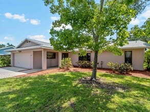 Building Photo - 8429 Cypress Lake Cir