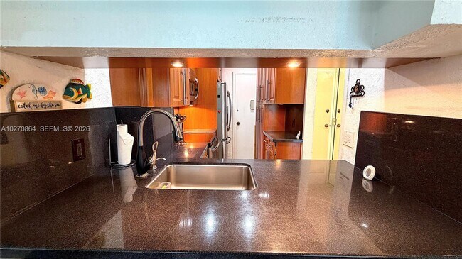 Building Photo - 3505 S Ocean Dr