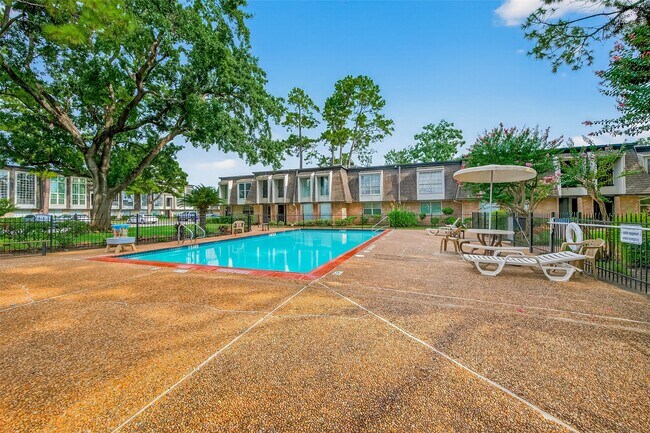 Building Photo - 12633 Memorial Dr