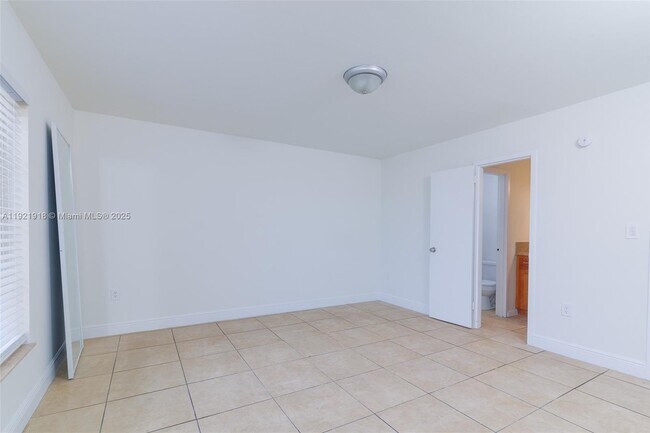 Building Photo - 4804 NW 79th Ave