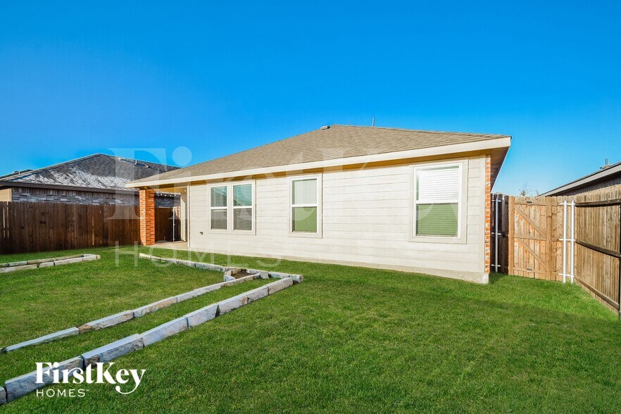 Building Photo - 1218 Meadow Creek Dr