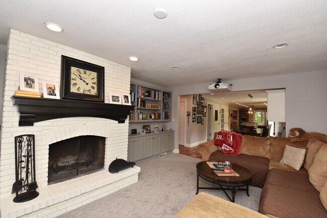 Building Photo - N63W29834 Woodfield Ct