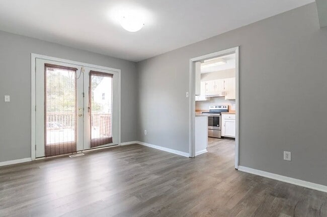 Building Photo - Charming 5 Bedroom/3 Bathroom Home with Large Finished Basement in Catonsville, MD!