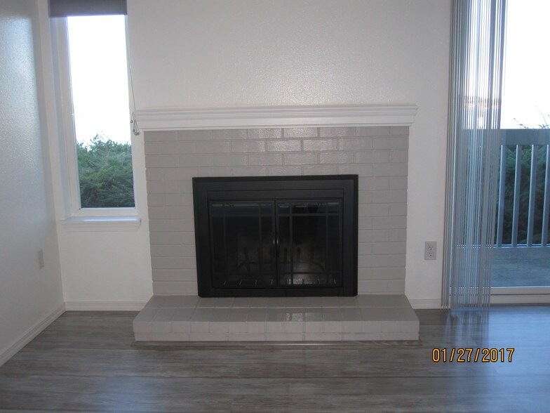 Building Photo - 103 Rockwell Ave