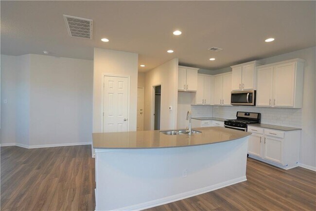 Building Photo - 12110 Tolson Dr