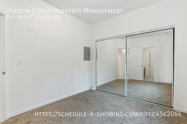 Building Photo - 4626 SE 51st St