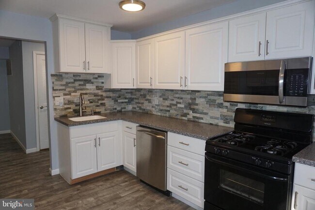 Building Photo - 112 Biscayne Ct