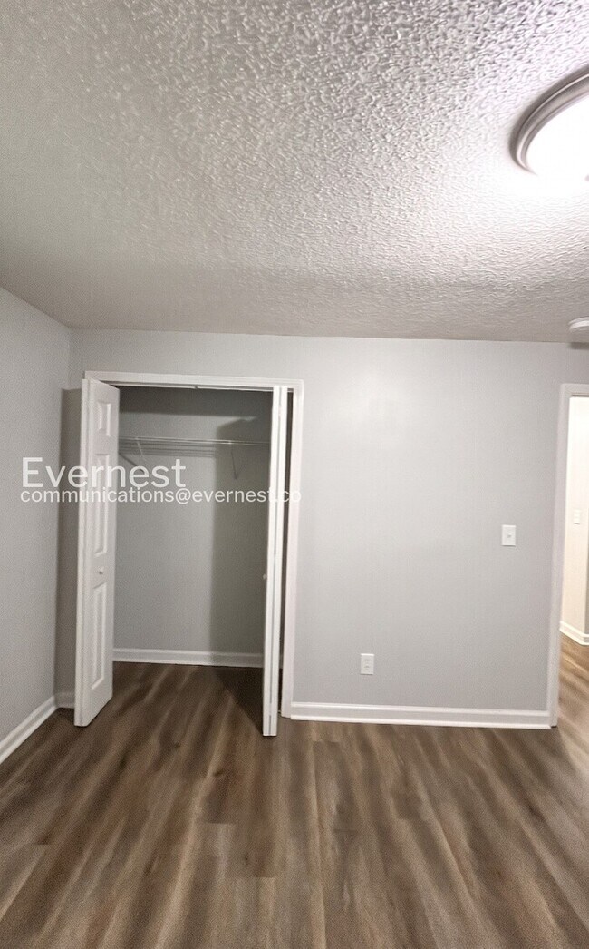 Building Photo - 3-Bed/2-Bath Home/Pet Friendly/Available Soon!