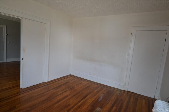 Building Photo - 181 Forrest Ave