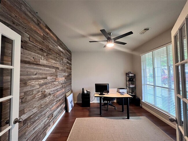 Building Photo - 3604 Pine Needle Cir