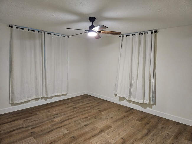 Building Photo - 6446 Brookside Dr