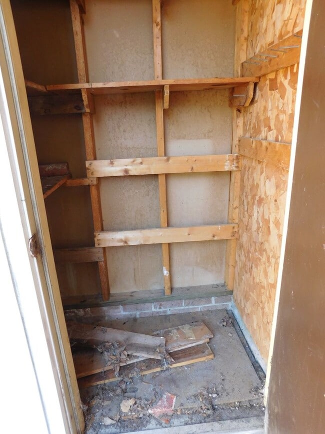 Building Photo - 1512 College Way