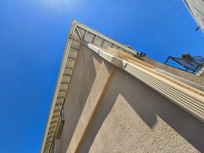 Building Photo - DOZIER(3805)