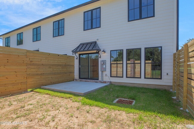 Building Photo - 424 Eraste Landry Rd