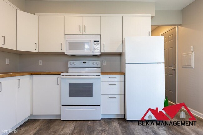 Building Photo - 3 br, 1.5 bath House - 650 Eugene St