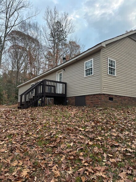 Building Photo - 105 Cherokee Trl