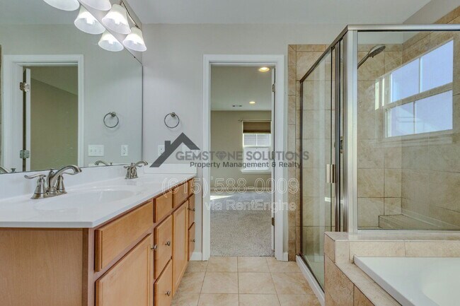 Building Photo - 2704 Orleans Dr