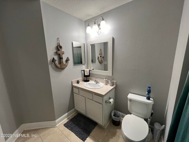 Building Photo - 4193 Highwood Dr