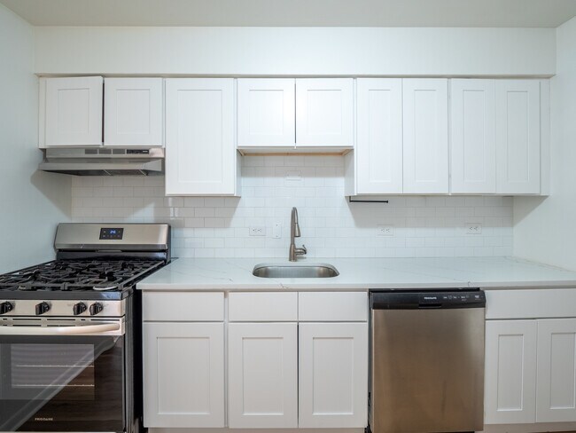 Building Photo - 9662 Golf Terrace